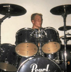 aarondrums.gif